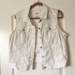 Cropped white jean vest. Sonoma size XL